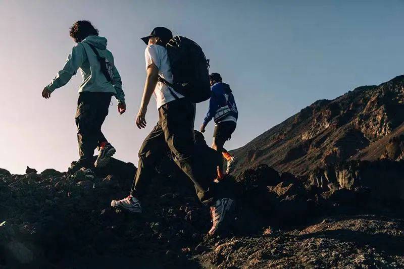 出穆勒鞋新型号snow peak发布新型两室帐篷球王会体育网站新品快讯｜Birkenstock推(图22)